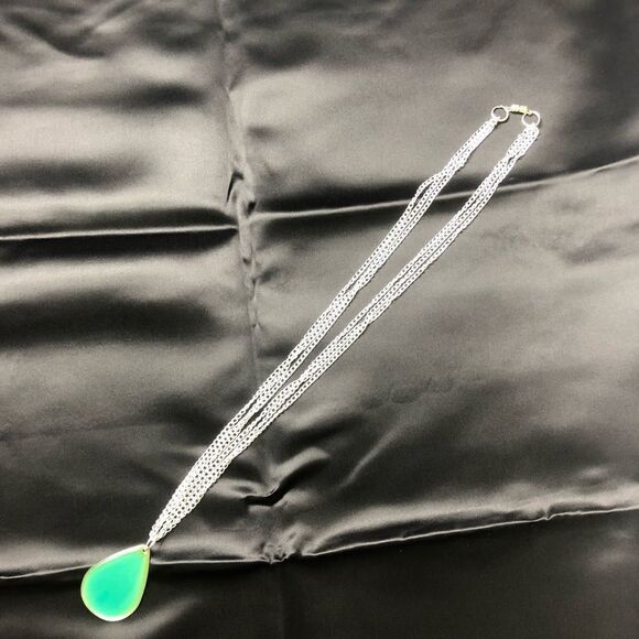 Green Liquid Look Tear Drop Necklace & Earrings - Picture 6 of 8